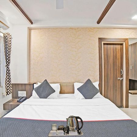 Super Townhouse Tulip Hotel วาโดดารา ภายนอก รูปภาพ